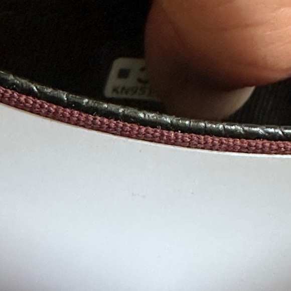 CHANEL Classic Flap Card Holder – Black Caviar Leather | Gold Hardware - Picture 14 of 15